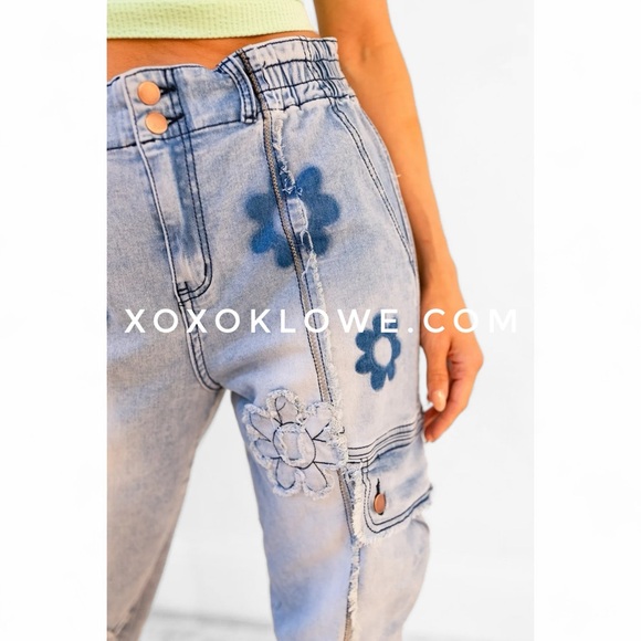Oli & Hali Daisy Patched Frayed Edge Stretch Cargo Jeans Relaxed Fit - Picture 4 of 16